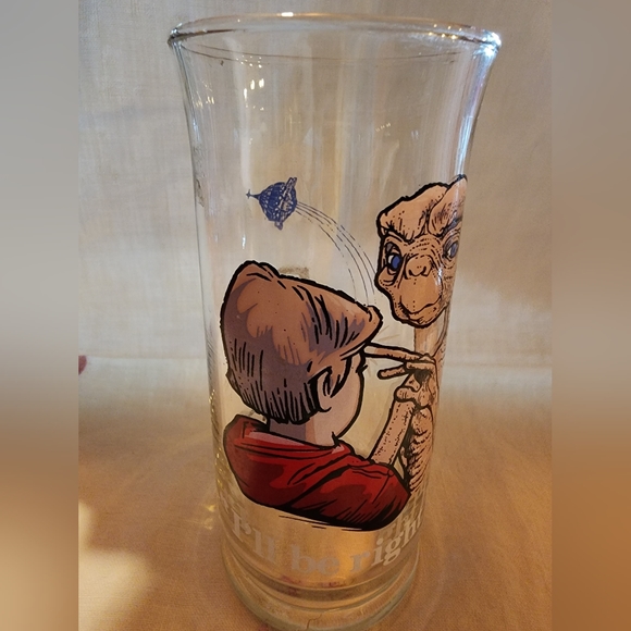 Vintage 1982 E.T. Pizza Hut Collectible Series Glassware - Picture 2 of 7